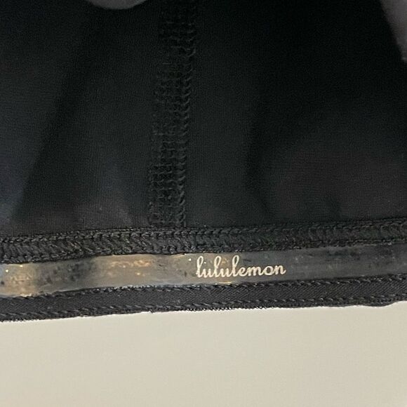 EUC Lululemon Black Run Catch Me Tank Sz. 6 - Picture 5 of 5